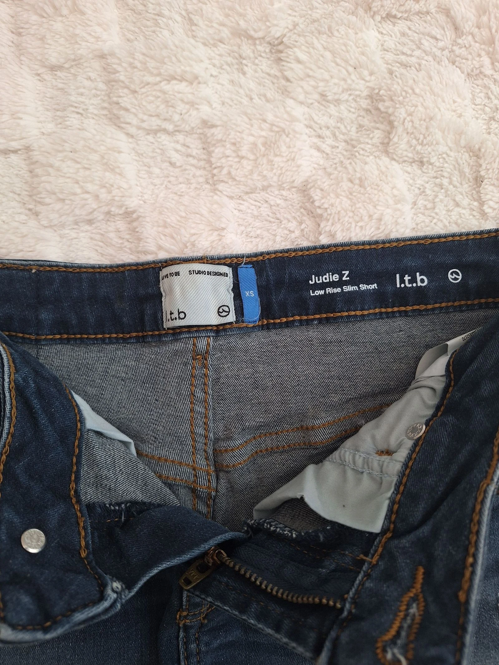 Nieuwe jeans short blauw maat XS – photo 3